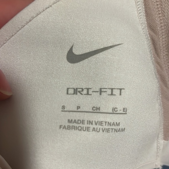 Nike light support workout bra - Picture 4 of 4